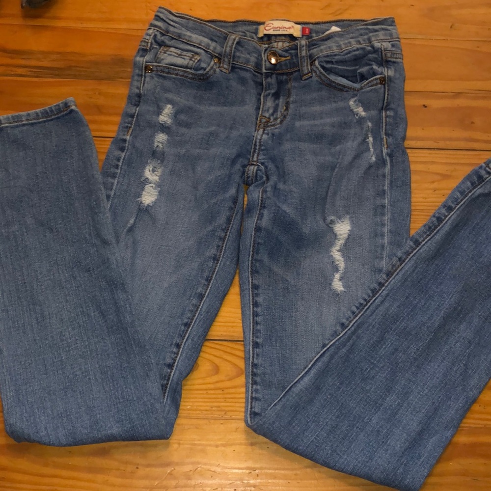 Lightly distressed skinny jeans!